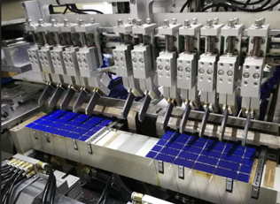 采用先进的自动化生产设备串焊太阳能电池片